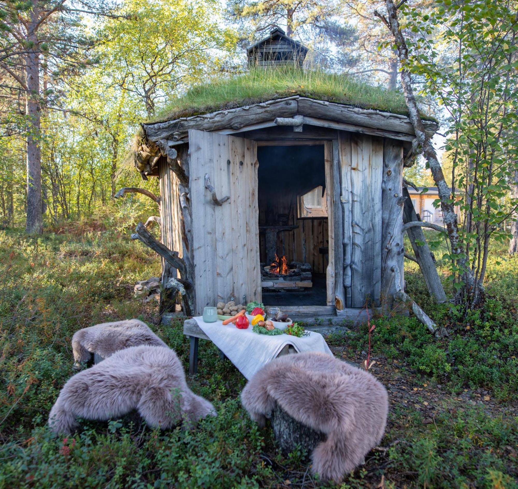Moekki - The White Blue Wilderness Lodge Inari Exterior photo